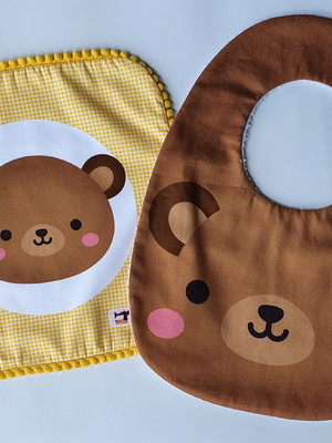 Kit maninha /toalinha e babador de bebê