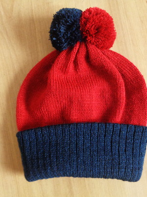 Touca com 2 pompom