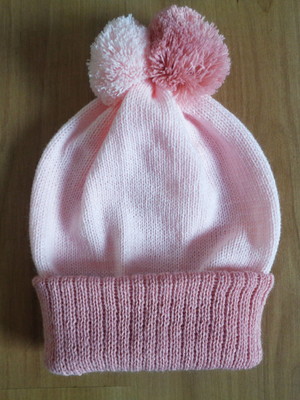 Touca com 2 pompom