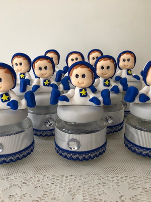 20 potinhos personalizados astronauta biscuit