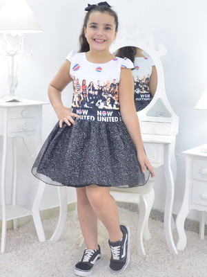 Vestido now united e tule sobre a saia com glitter