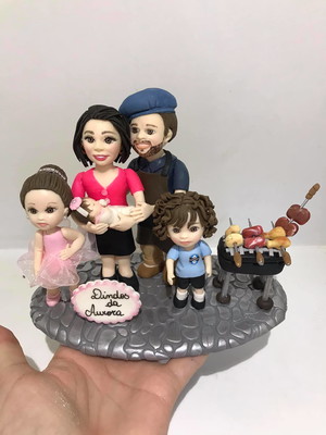 Escultura humanizada personalizada familia