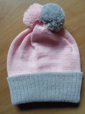 Touca com 2 pompom