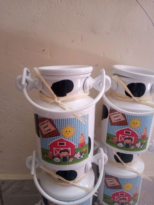 Leiterinha de 200 ml personalizada com manchinhas