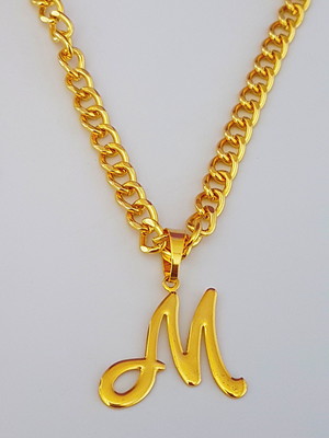 Corrente cordão 60 cm pingente letra m folheado ouro. c43m1
