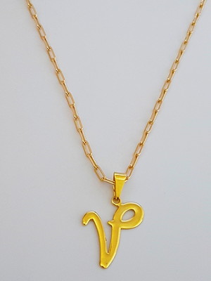 Corrente cordão 60 cm pingente letra v folheado ouro. c57v1