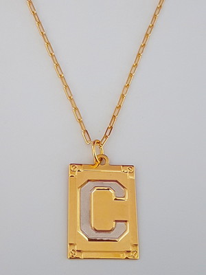 Corrente cordão 60 cm pingente letra c folheado ouro. c57c19
