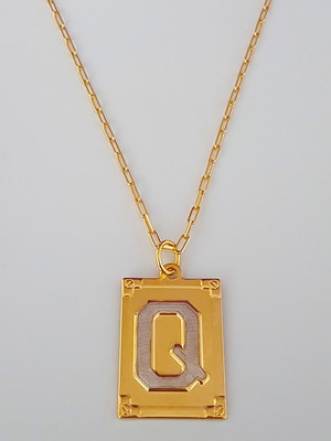 Corrente cordão 60 cm pingente letra q folheado ouro. c57q19