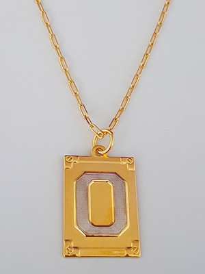 Corrente cordão 70 cm pingente letra o folheado ouro. c57o19