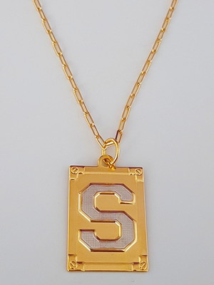 Corrente cordão 70 cm pingente letra s folheado ouro. c57s19