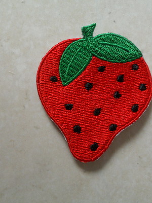 Patch bordado termocolante morango