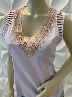 Blusa rosa de tricoline e pala de renascença tam 42
