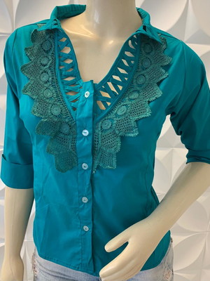 Blusa verde de tricoline e pala de renascença tam 44