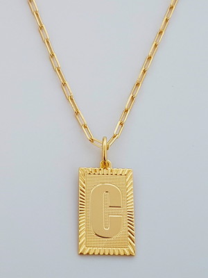 Corrente cordão 60 cm pingente letra c folheado ouro. c57c22