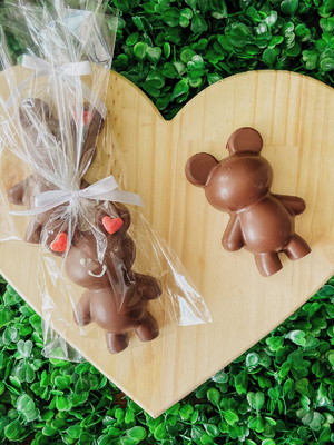 Ursinha fofa em chocolate recheada com doce de leite