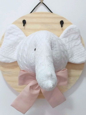 Placa com cabeça em tricot