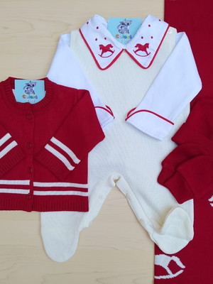 Saída de maternidade menino vermelho/branco cavalinhos 4 pçs