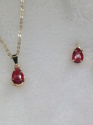 Conjunto de colar e brinco cor vinho