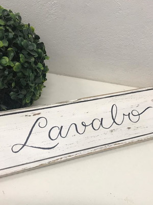 Placa decorativa banheiro lavabo madeira demolição branca