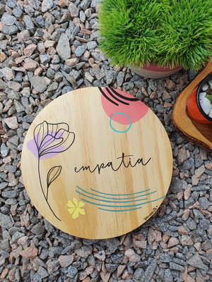 Quadro de madeira "empatia" com desenho orgânico