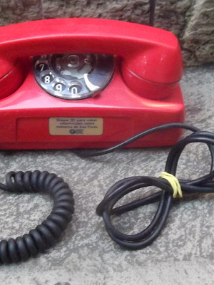 Telefone vermelho completo para decoração retrô