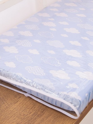 Trocador de cômoda plastificado nuvem chevron azul