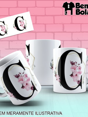 Caneca inicial do nome letra c com desenhos de flores