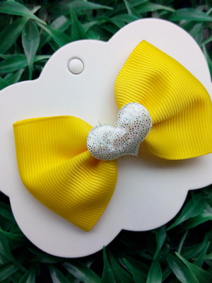 Presilha de cabelo infantil laço com aplique