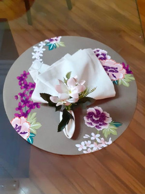 Kit com 6: capa de sousplat estampada - marrom flores roxas