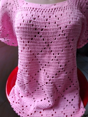 Blusa em crochê rosa