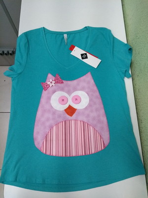 Camiseta tex manga curta com bordado em patch apliqué