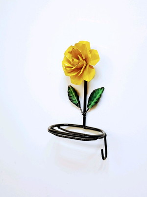 Porta sabonete com flor e gancho artesanal