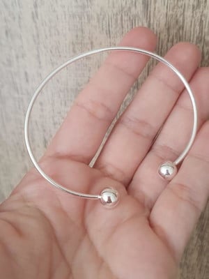Pulseira bracelete aro ajustavel 18cm bolinha banhado prata