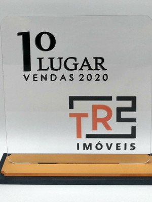 Troféus em acrílico com impressão personalizado