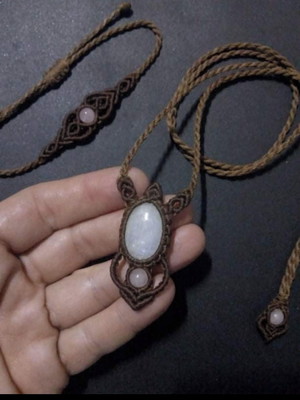 Colar elenice pedra da lua verdadeira com quartzo rosa