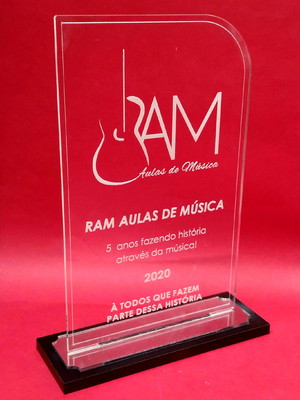 Troféu em acrílico personalizado