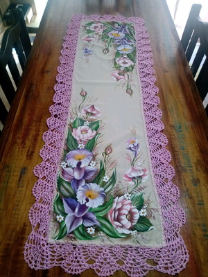 Caminho de mesa floral