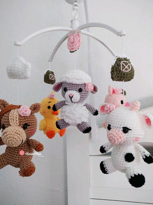 Móbile amigurumi fazenda com musical