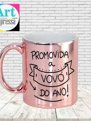 Caneca rose gold cromada promovida a vovó do ano