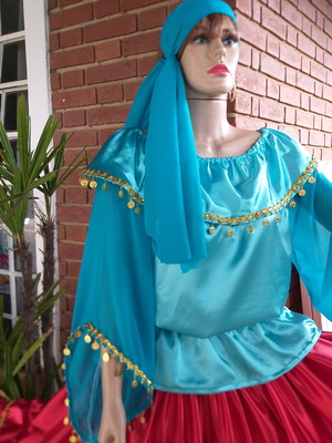 Blusa cigana com cetim de seda e crepe e moedas douradas