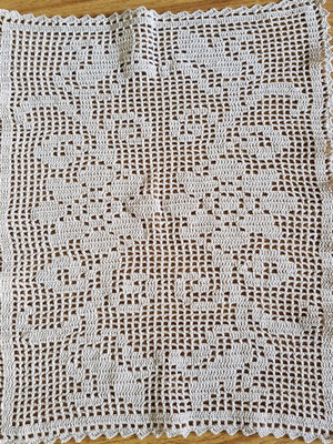 Toalha em crochê filé