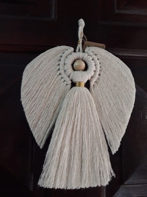 Anjo em macramê (pendente)