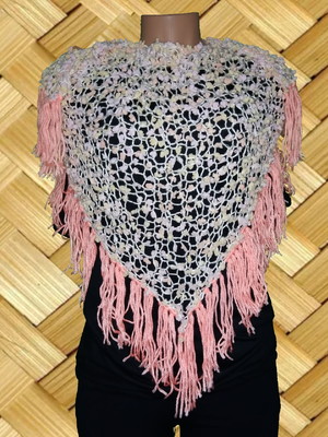 Echarpe de tricot em degradée no tom pêssego