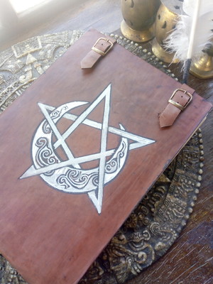 Grimório/bos a4 200 fls - caderno desenho - lua e estrela