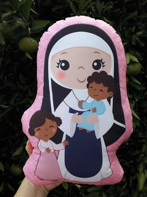 Almofadinha santa dulce dos pobres com as crianças