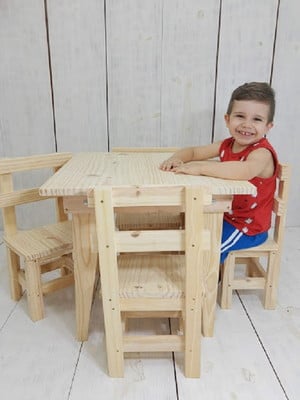 Mesa c/ 4 cadeiras infantil em madeira pinus natural