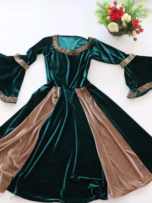 Vestido luxuoso medieval verde com bege elfa adulto