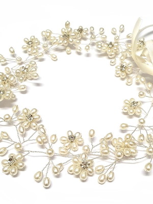 Arranjo de cabelo para noivas debutantes com flor de pérolas