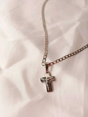 Colar no prata com crucifixo
