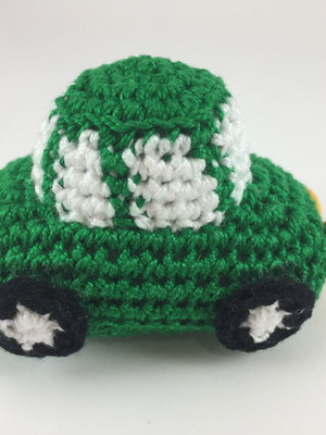 Carro pequeno em crochê